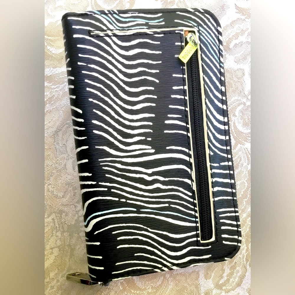 Fossil wallet